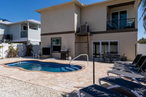 Charming Coastal Haven: Heated Pool, Walk to Beach